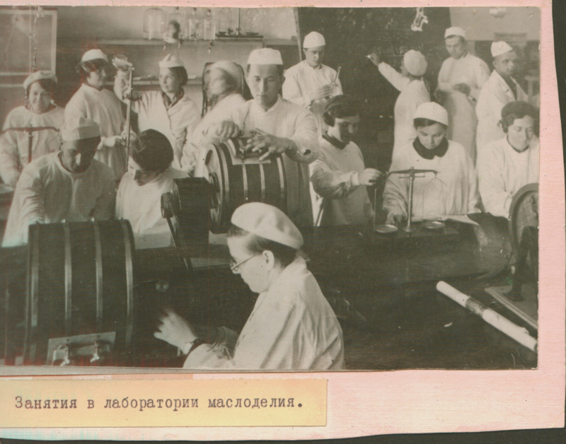 A class at the lab of butter making, the Leningrad Chemical and Technology Institute of Dairy Processing. Photo courtesy of ITMO’s Historical Museum
