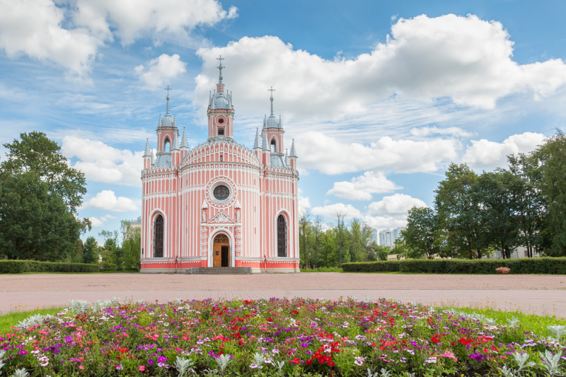 The Chesme Church. Credit: paanna / photogenica.ru
