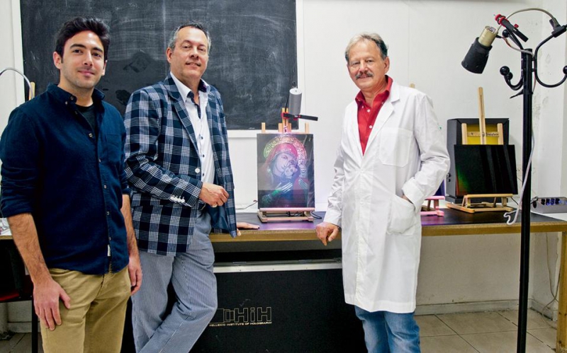 Alkis Lembessis and the staff of the  Hellenic Institute of Holography. Credit: hih.org.gr