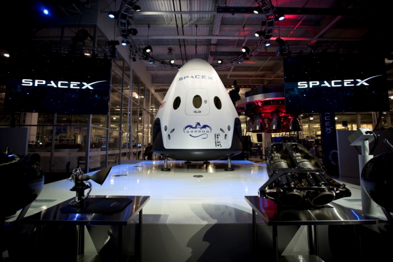 Dragon 2 Spacecraft by SpaceX. Credit: spacex.com