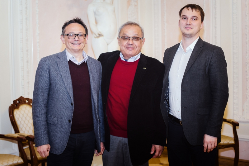 Aldo di Carlo, Anvar Zakhidov and Sergey Makarov at ITMO University